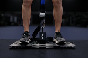 Isometric-mid-thigh-pull-TruStrength-close-up-blue